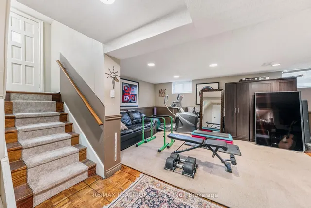 Additional property image - 23 Allingham Gdns