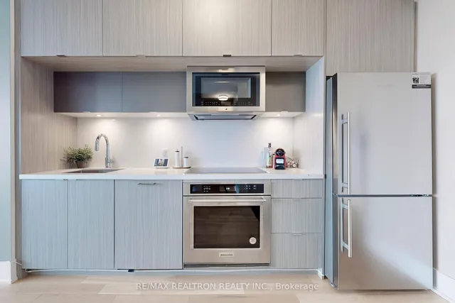 Additional property image - 585 Bloor St Unit 4121