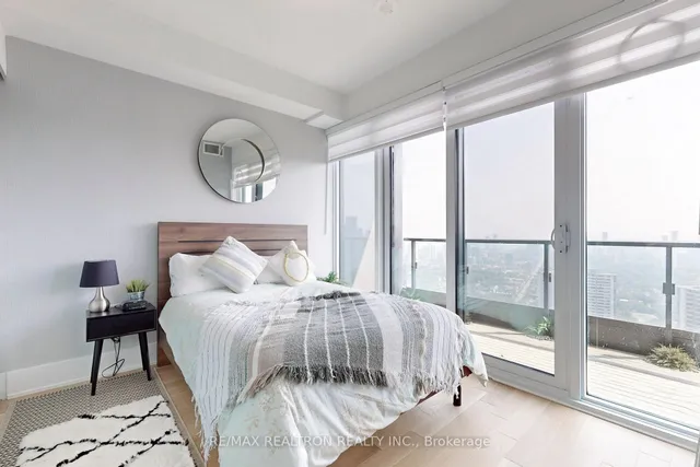 Additional property image - 585 Bloor St Unit 4121
