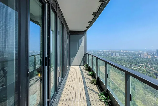 Additional property image - 585 Bloor St Unit 4121