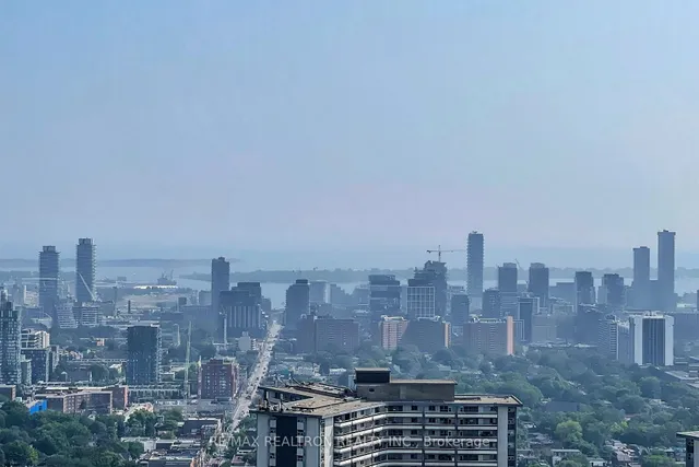 Additional property image - 585 Bloor St Unit 4121