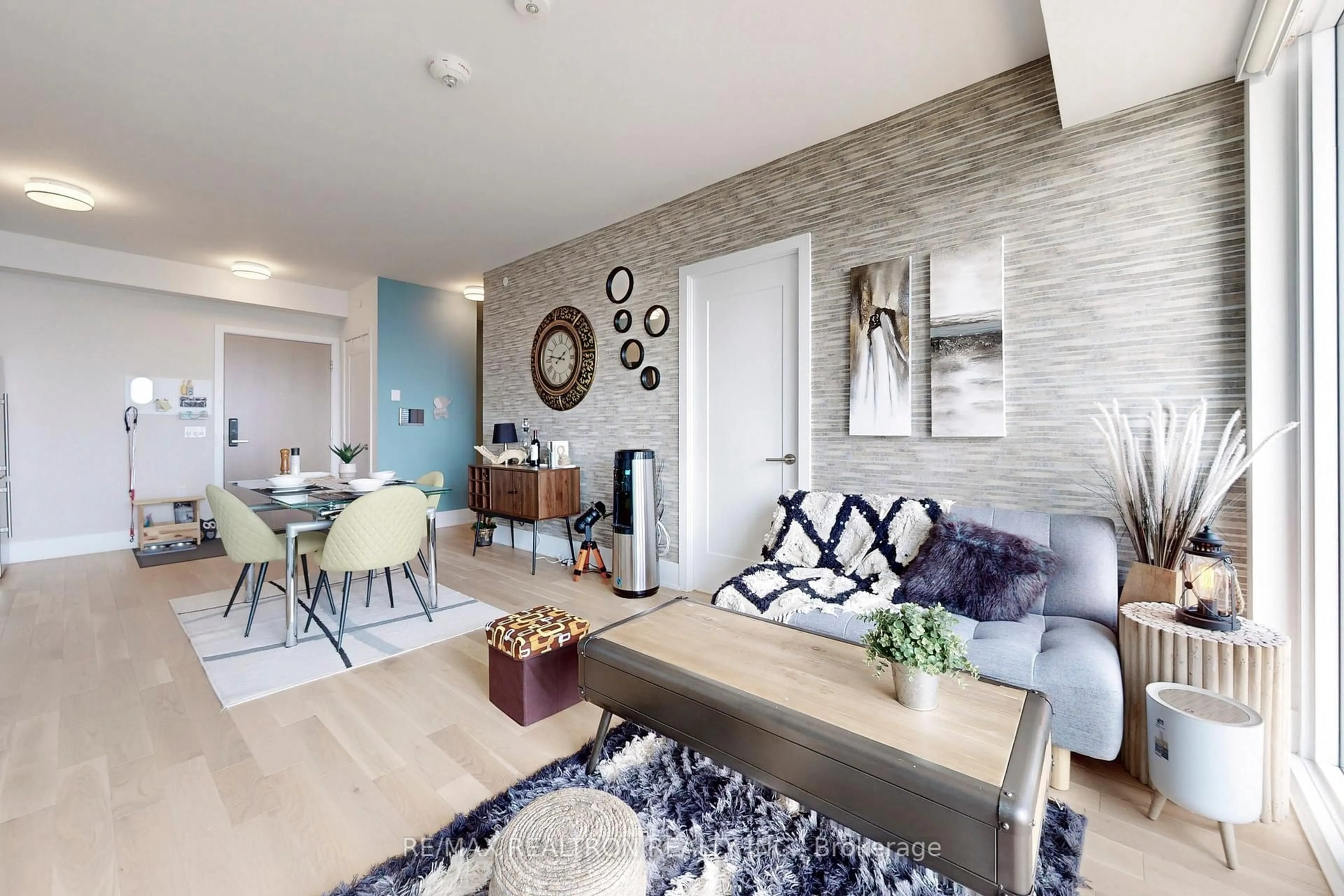 Living room with furniture, unknown for 585 Bloor St #4121, Toronto Ontario M4W 0B3
