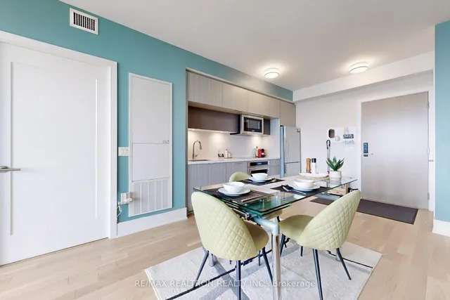 Additional property image - 585 Bloor St Unit 4121