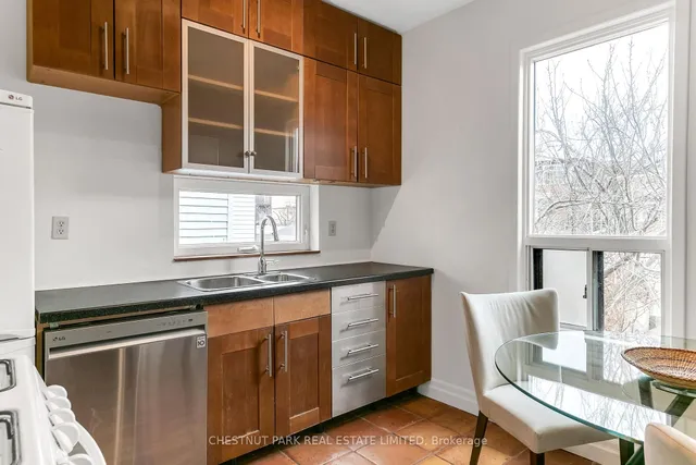 Additional property image - 131 Montrose Ave