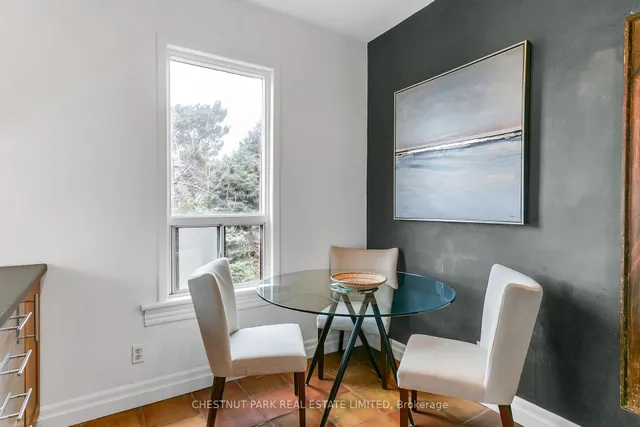 Additional property image - 131 Montrose Ave