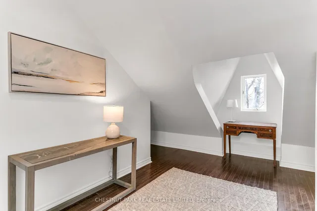 Additional property image - 131 Montrose Ave