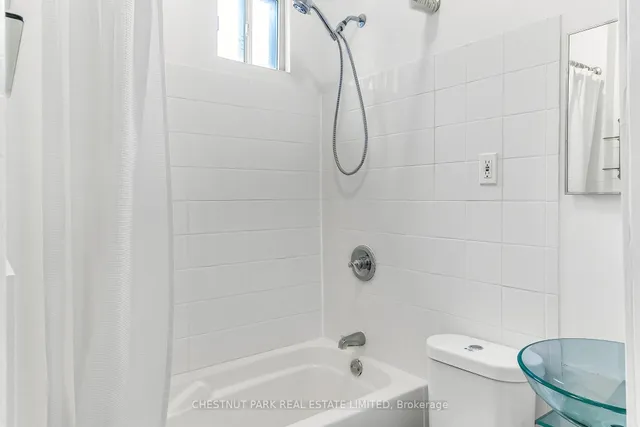 Additional property image - 131 Montrose Ave