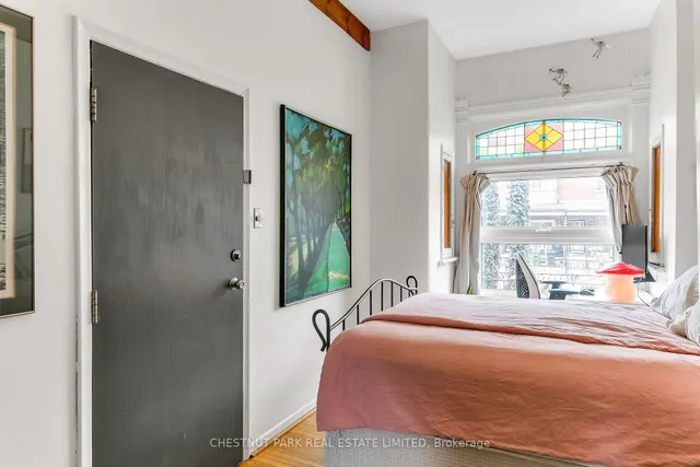 Additional property image - 131 Montrose Ave
