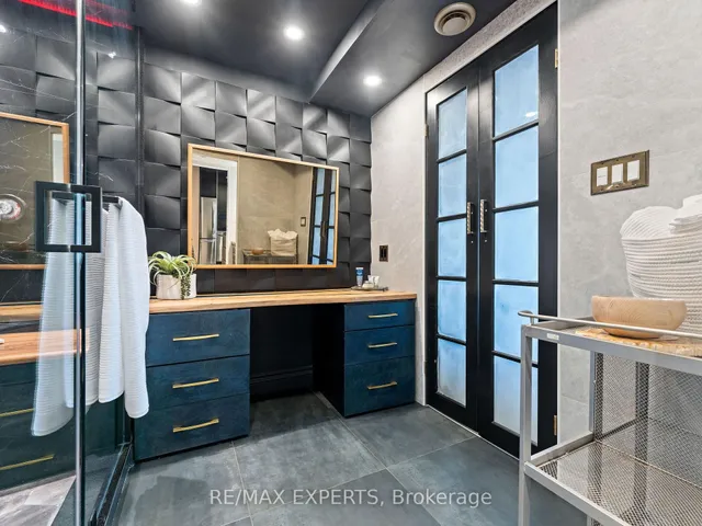 Additional property image - 550 Queens Quay Unit 412