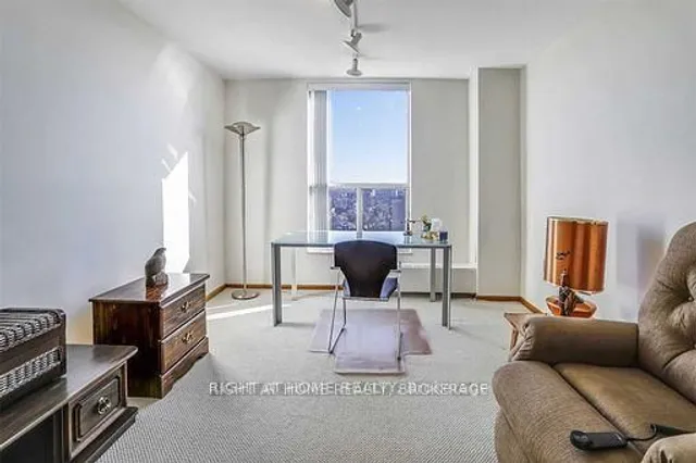Additional image 8 of 130 Neptune Dr Unit 1601