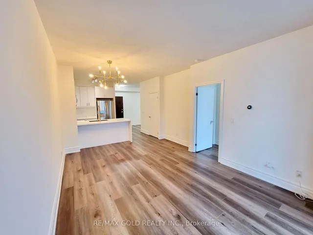Additional image 11 of 16 Yonge St Unit 3307