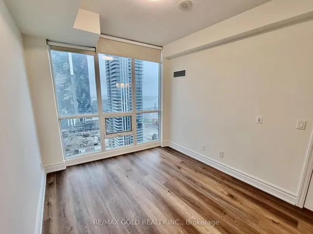 Additional image 14 of 16 Yonge St Unit 3307