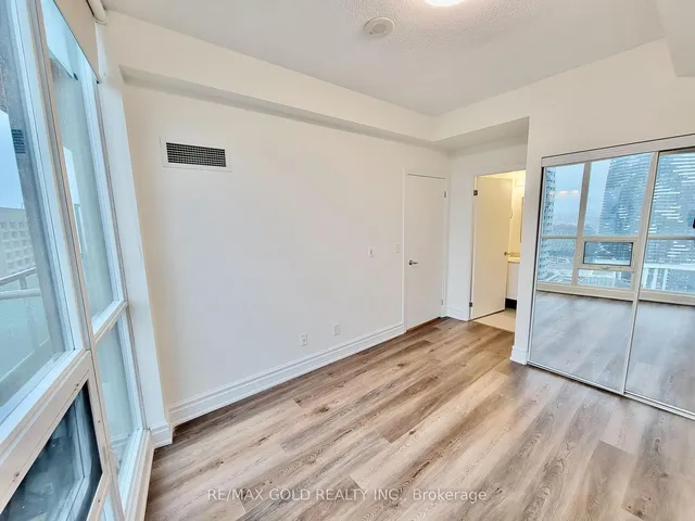 Additional image 15 of 16 Yonge St Unit 3307