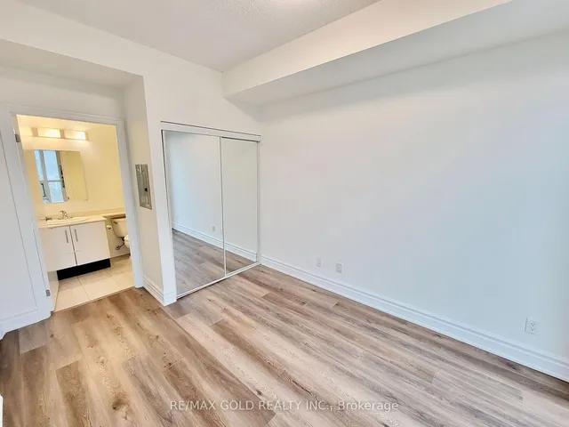 Additional image 16 of 16 Yonge St Unit 3307