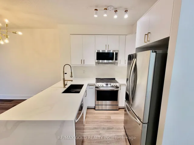 Additional image 3 of 16 Yonge St Unit 3307