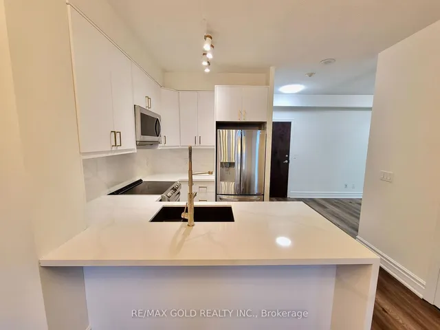 Additional image 4 of 16 Yonge St Unit 3307