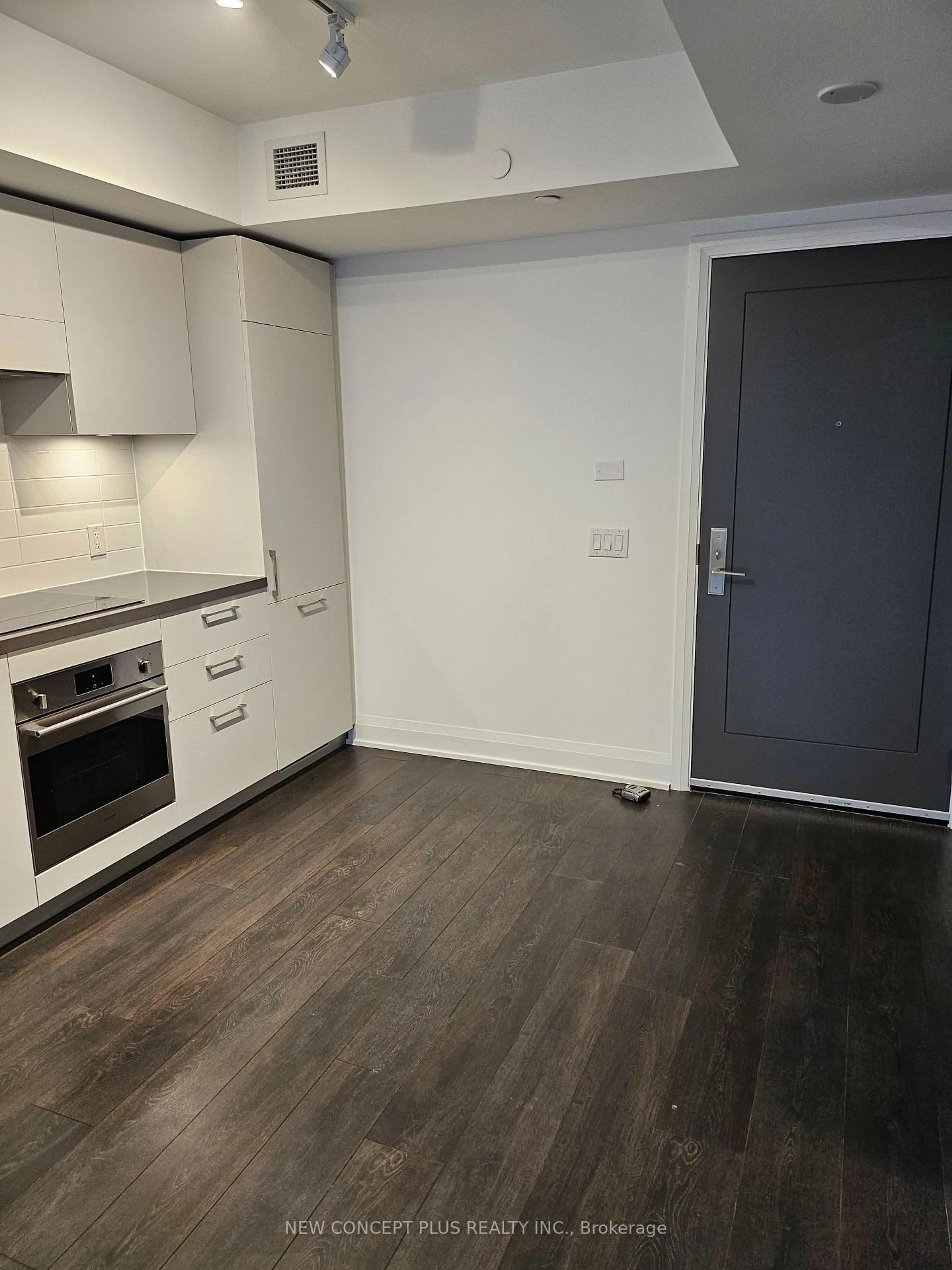 Standard kitchen, unknown for 33 Frederick Todd Way N/A #602, Toronto Ontario M4G 0G9