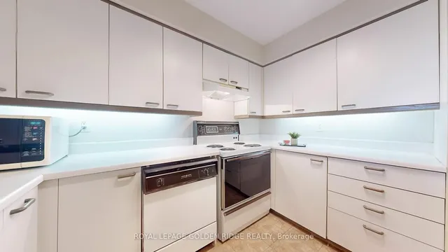 Additional property image - 100 Upper Madison Ave Unit 2705