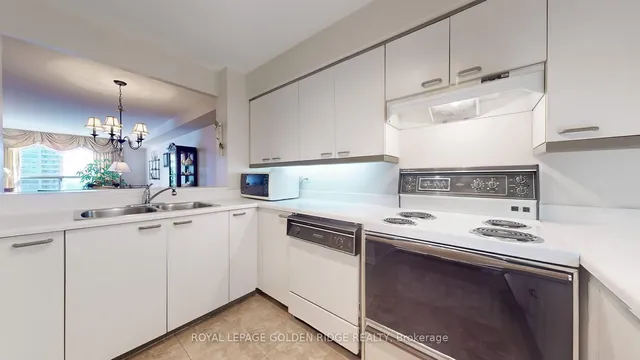 Additional property image - 100 Upper Madison Ave Unit 2705