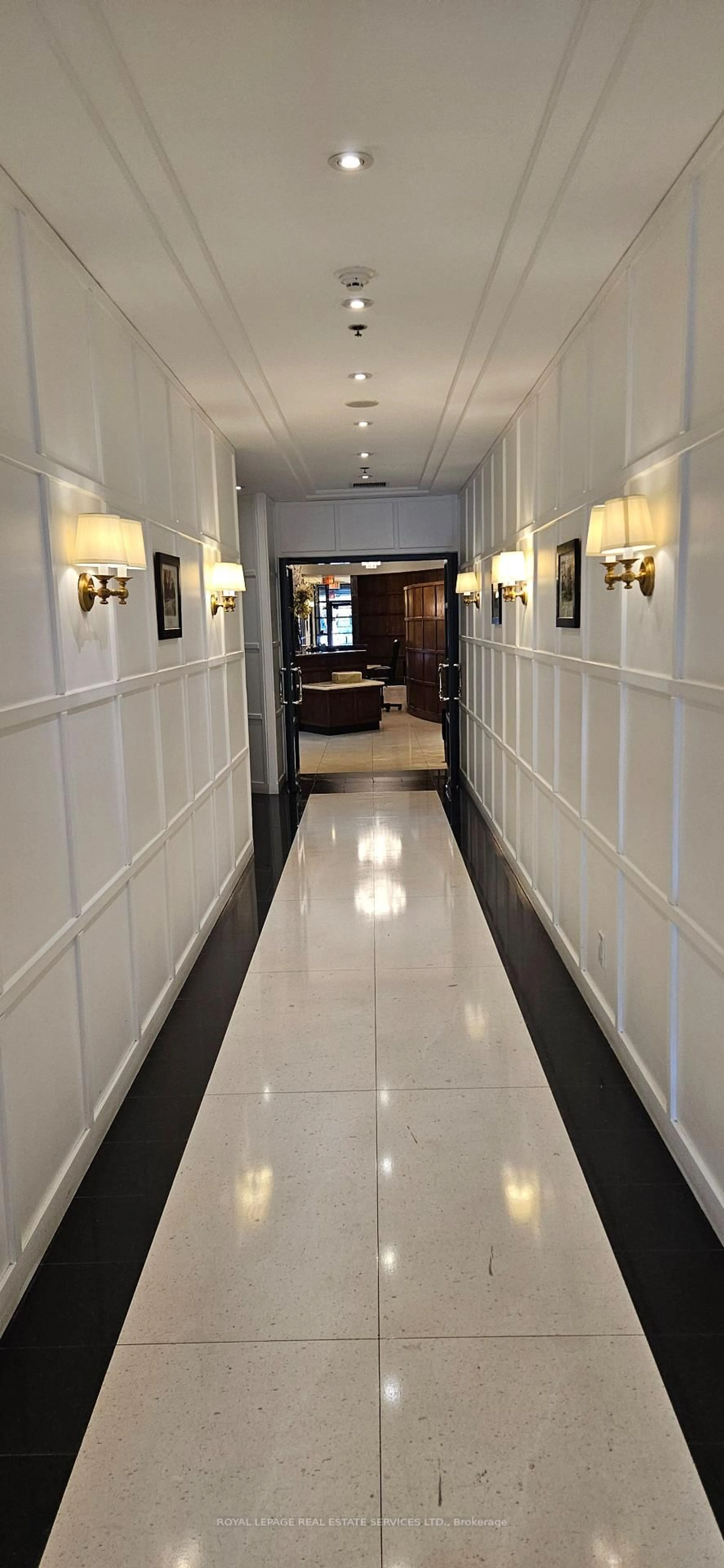 Lobby for 102 Bloor St #306, Toronto Ontario M5S 1M8