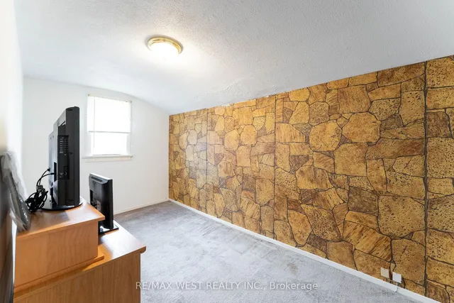 Additional property image - 275 Claremont Ave