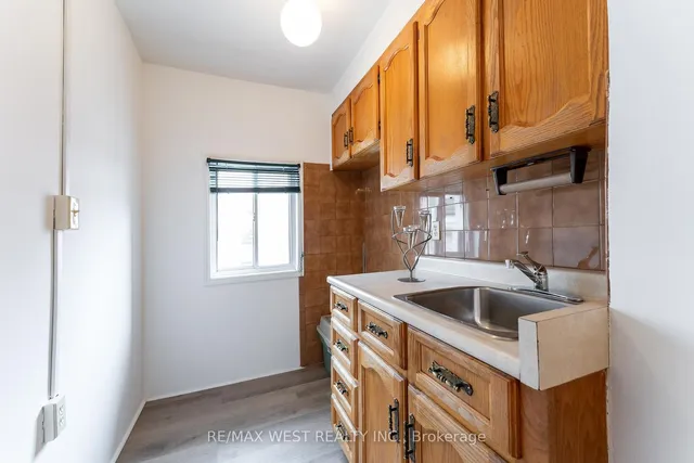Additional property image - 275 Claremont Ave