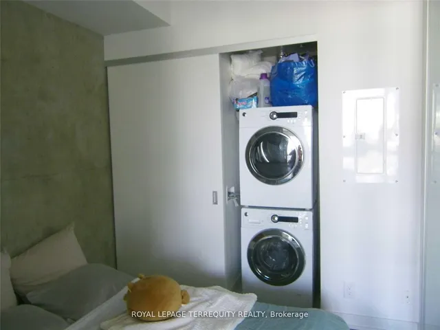 Additional property image - 39 Brant St Unit 909