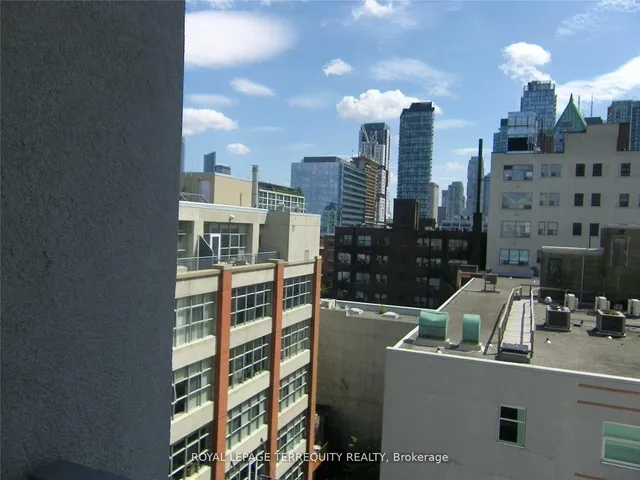 Additional property image - 39 Brant St Unit 909