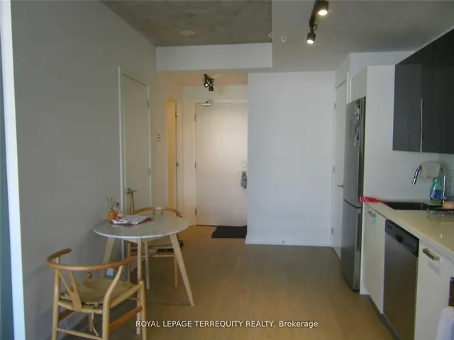Additional property image - 39 Brant St Unit 909