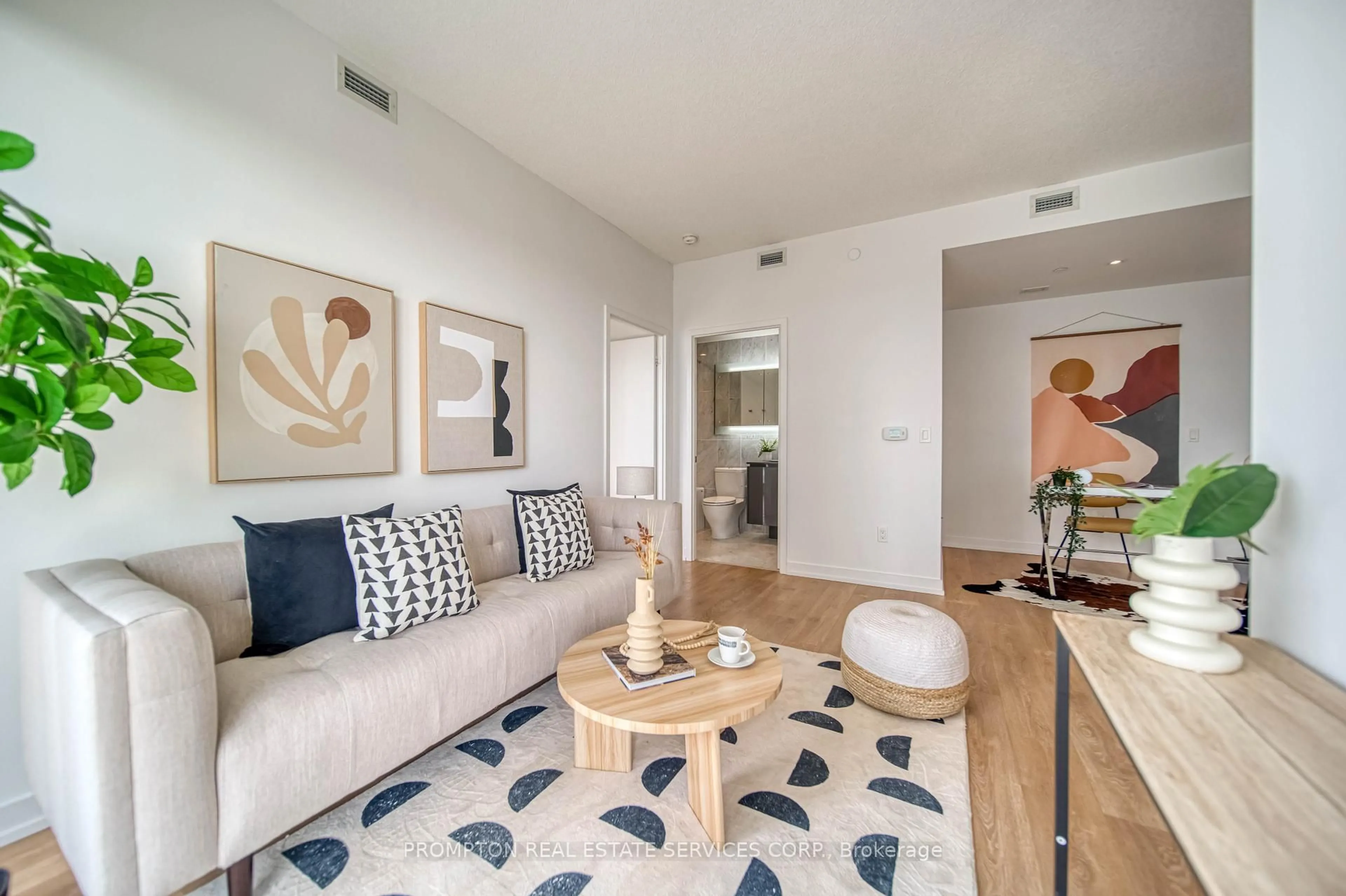 Living room with furniture, unknown for 117 Mcmahon Dr #3211, Toronto Ontario M2K 0E4