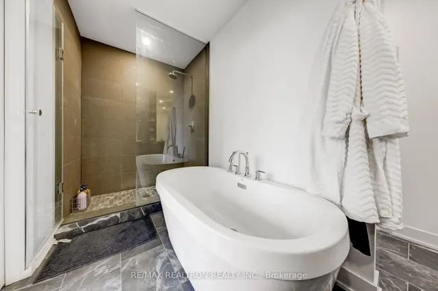Additional property image - 25 Sonic Way