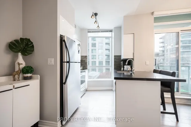 Additional property image - 219 Fort York Blvd Unit 203