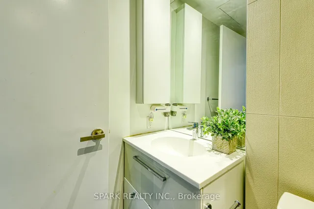 Additional property image - 15 Grenville St Unit 2405