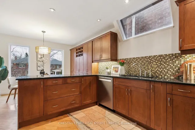 Additional property image - 150 Rose Park Dr
