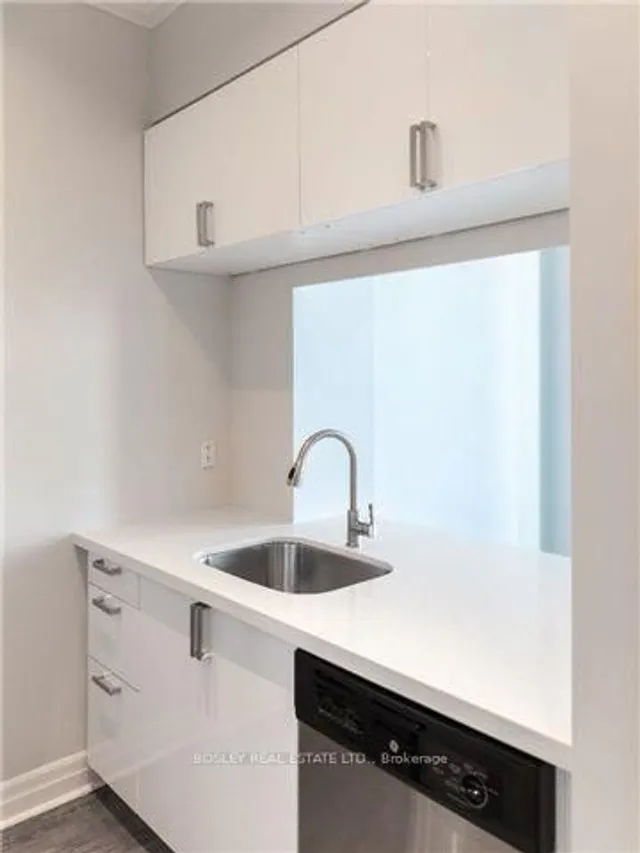 Additional property image - 8 Scollard St Unit PH206
