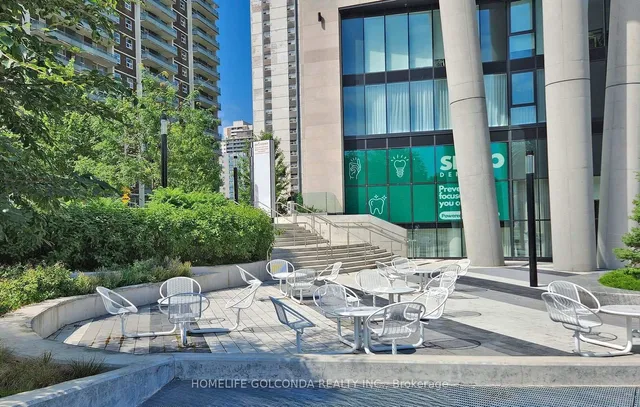 Additional property image - 575 Bloor St Unit 1401