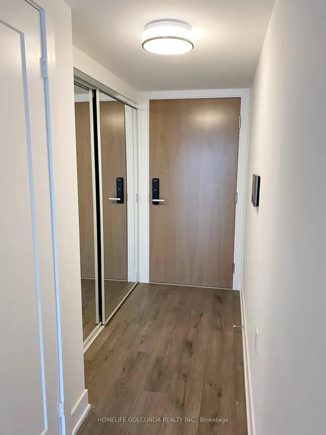 Additional property image - 575 Bloor St Unit 1401
