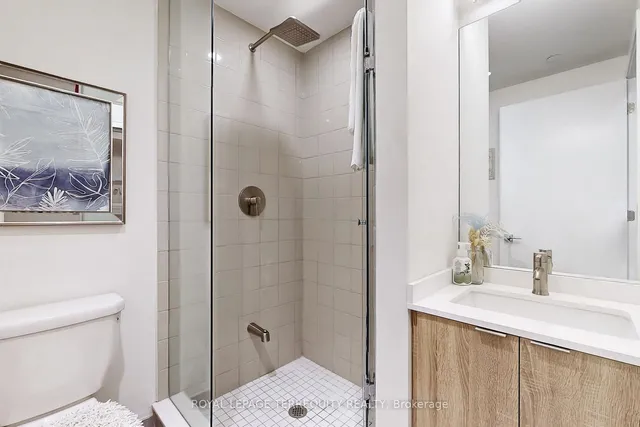 Additional property image - 840 St Clair Ave Unit 612