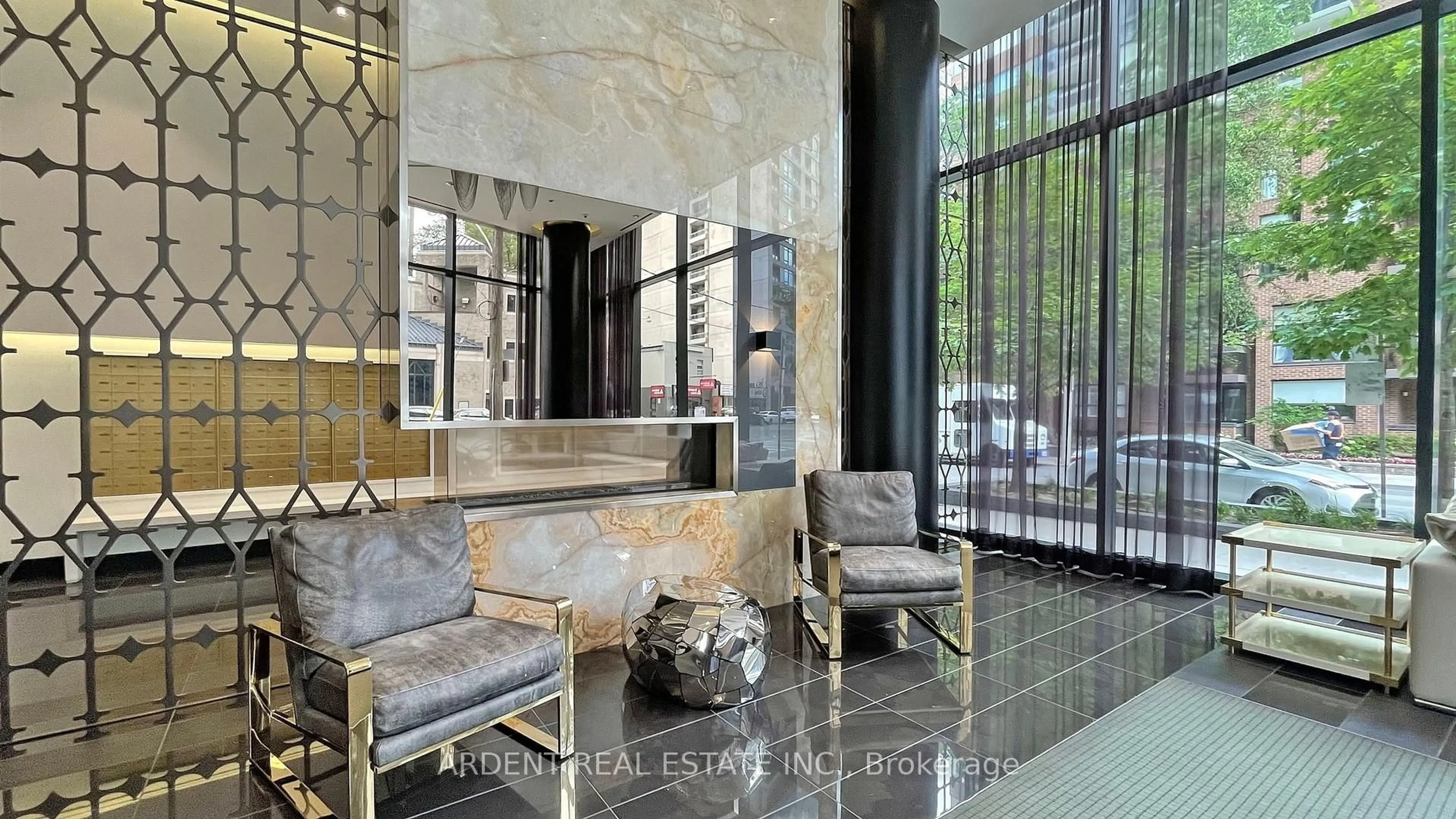 Lobby for 32 Davenport Rd #1107, Toronto Ontario M5R 0B5