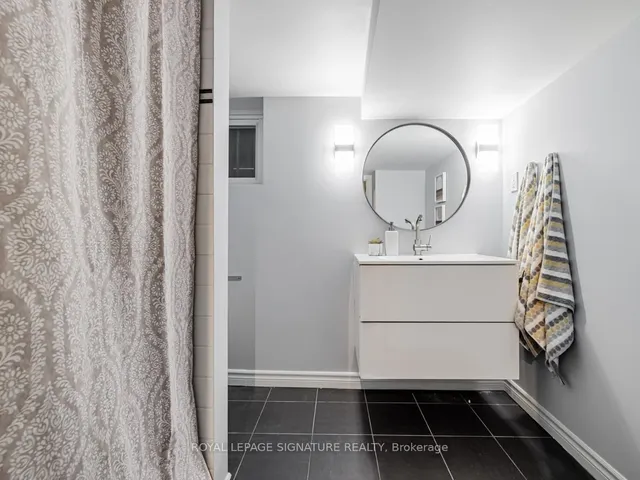 Additional property image - 22 Barrie Ave