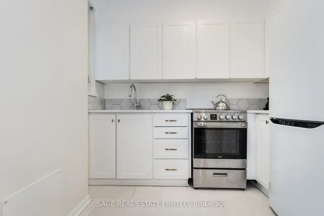 Additional property image - 575 Avenue Rd Unit 803