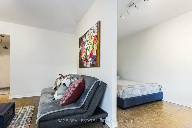 Additional property image - 575 Avenue Rd Unit 803