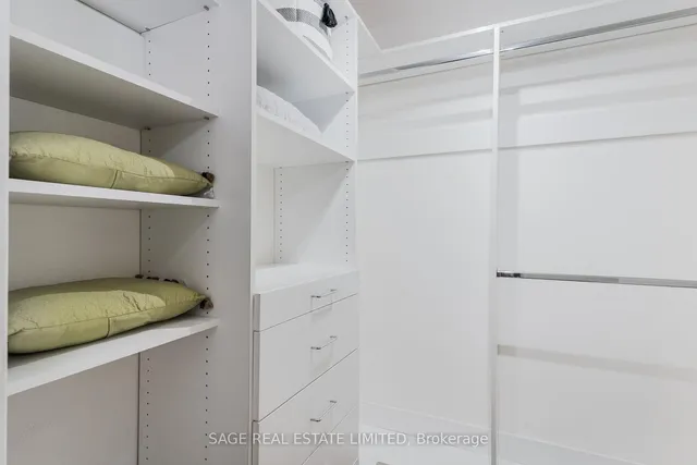 Additional property image - 575 Avenue Rd Unit 803
