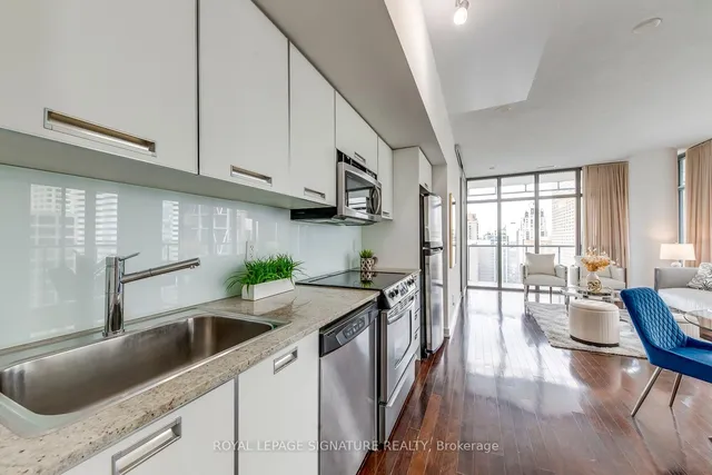 Additional property image - 33 Charles St Unit 2009