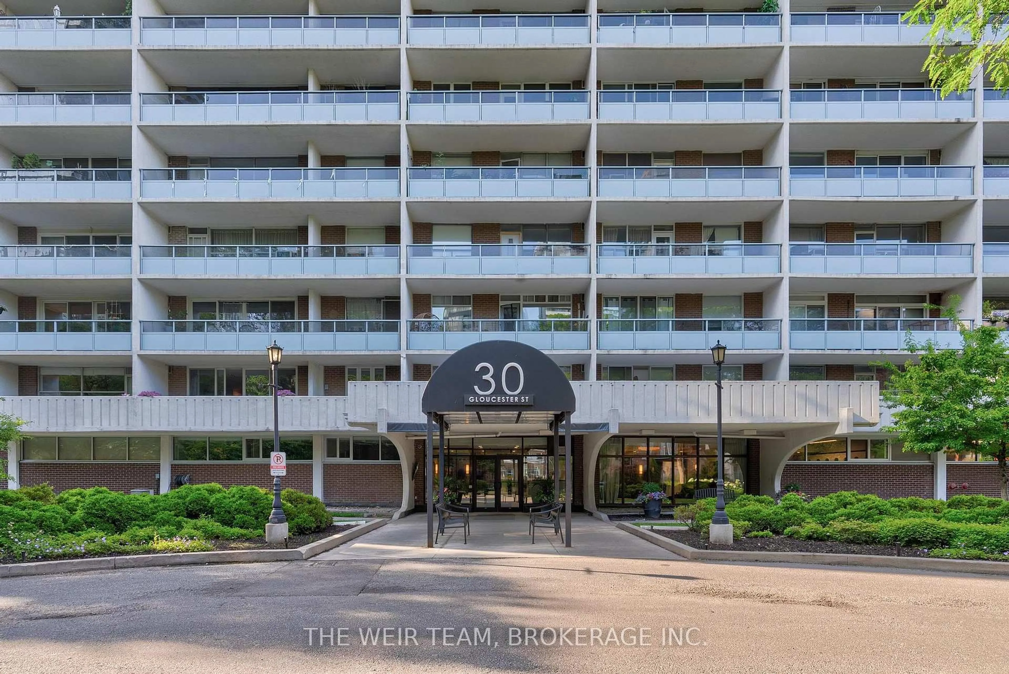 Indoor foyer for 30 Gloucester St #609, Toronto Ontario M4Y 1L6