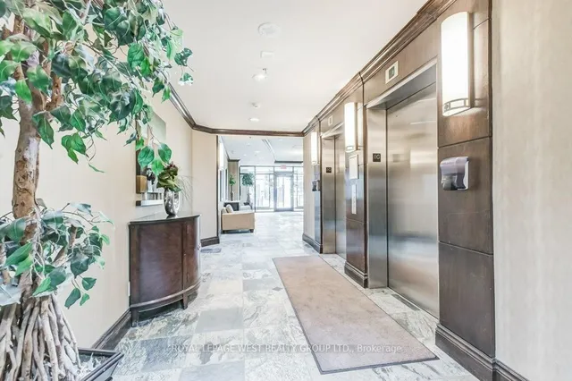 Additional property image - 308 Palmerston Ave Unit 403