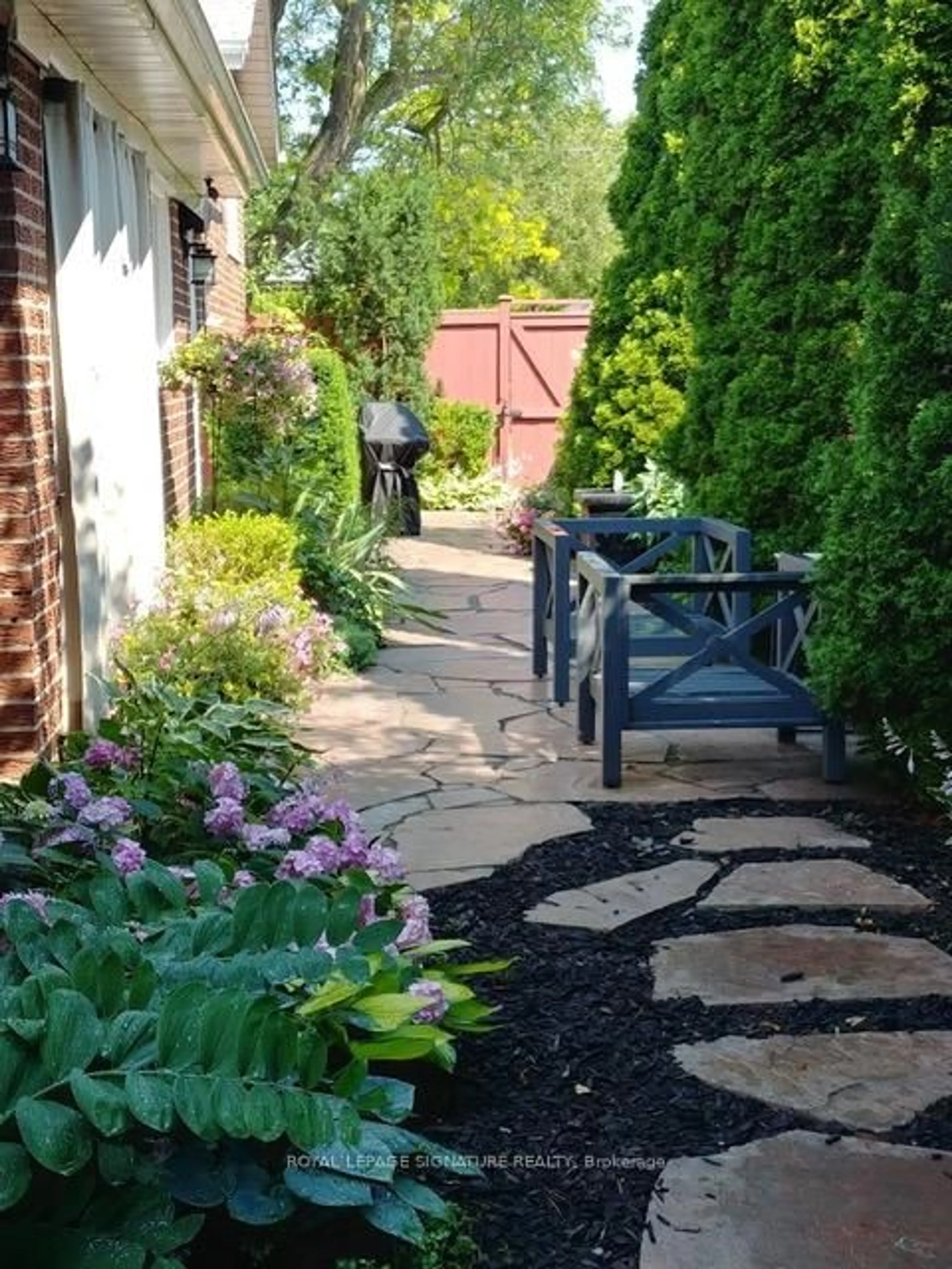 Patio, street for 62 Kempsell Cres, Toronto Ontario M2J 2Z7