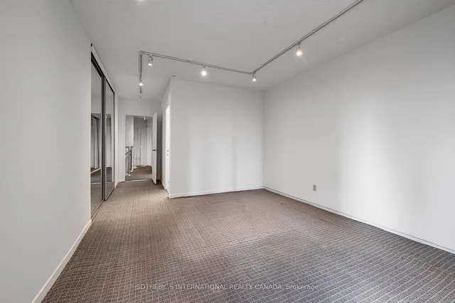 Additional property image - 33 Harbour Sq Unit 1008