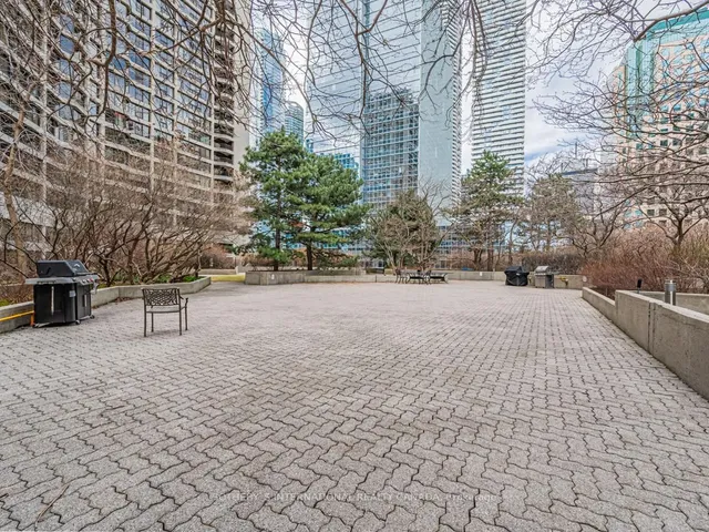 Additional property image - 33 Harbour Sq Unit 1008