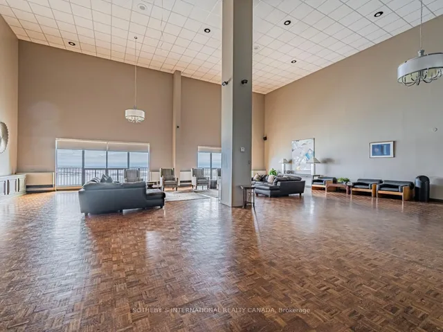 Additional property image - 33 Harbour Sq Unit 1008